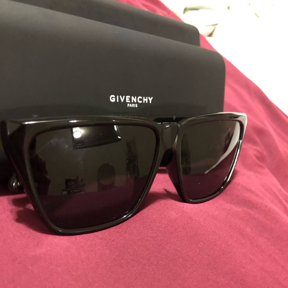 Divenchy black flat top sunglasses